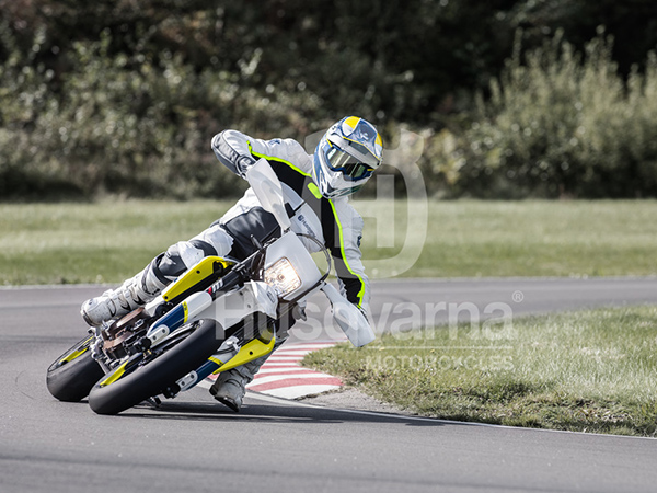 husqvarna 701 supermoto