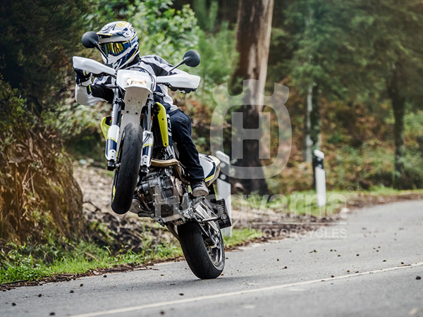 husqvarna 701 supermoto