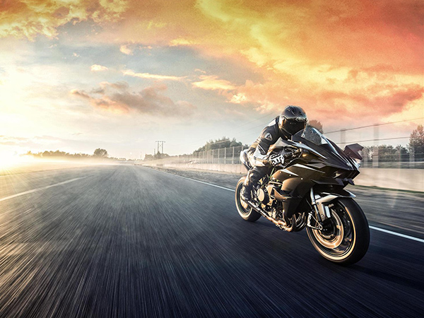 kawasaki ninja h2r action